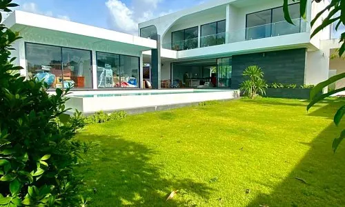 Модная вилла с 5 спальнями и с видом на бассейн, не далеко от моря, на пляже Бангтао/Лагуна