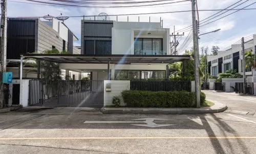 Великолепная вилла с 5 спальнями и с видом на бассейн в проекте Лагуна Парк, на пляже Бангтао/Лагуна