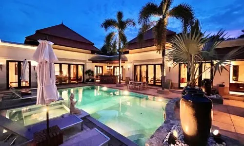 Cтильная вилла с 4 спальнями и с видом на бассейн в проекте Сайтан, на пляже Бангтао/Лагуна (+ Видео обзор)