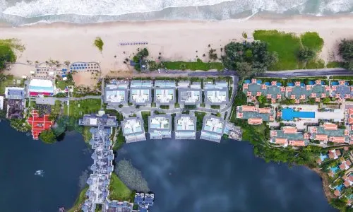 Шикарные апартаменты с 2 спальнями и с видом на озеро, не далеко от моря в проекте Ангсана Бичфронт, на пляже Бангтао/Лагуна