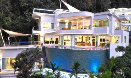 Великолепная вилла с 7 спальнями и с видом на море, на пляже Сурин