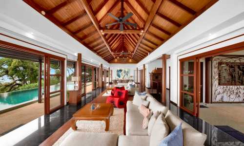 Восхитительная вилла с 5 спальнями и с видом на море, на пляже Камала 