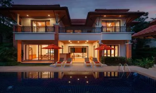 Потрясающая вилла с 4 спальнями и с видом на бассейн в проекте Ангсана Виллас Резорт, на пляже Бангтао/Лагуна