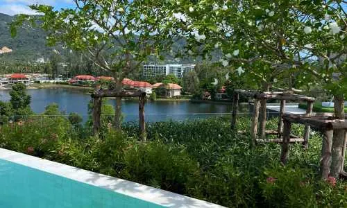 Потрясающие апартаменты с 1 спальней и с видом на гольф-поле в проекте Скай Парк, на пляже Бангтао/Лагуна (+ Видео обзор)