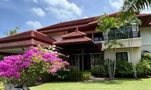 Шикарная вилла премиум класса с 4 спальнями и с видом на бассейн в проекте Ангсана Виллас Резорт, на пляже Бангтао/Лагуна