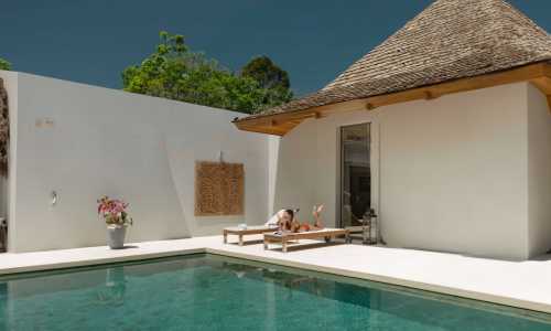 Великолепная вилла с 3 спальнями и с видом на бассейн, на пляже Лаян 