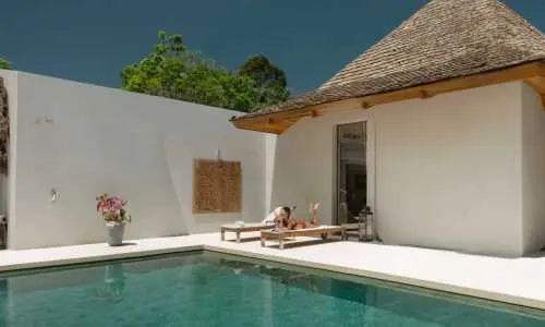 Великолепная вилла с 3 спальнями и с видом на бассейн, на пляже Лаян 