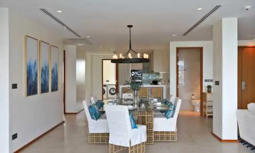 Удобные апартаменты с 2 спальнями и с видом на озеро, не далеко от моря в проекте Ангсана Бичфронт, на пляже Бангтао/Лагуна