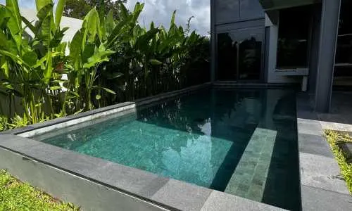 Великолепная вилла с 2 спальнями и с видом на бассейн в проекте Риверхауз Пхукет, на пляже Бангтао/Лагуна