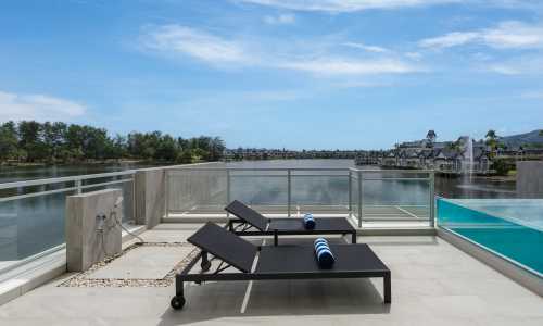 Удобные апартаменты с 2 спальнями и с видом на море в проекте Ангсана Бичфронт, на пляже Бангтао/Лагуна