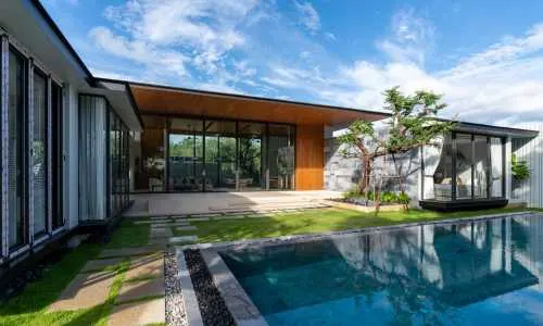 Удобная вилла с 4 спальнями и с видом на море, на пляже Камала 