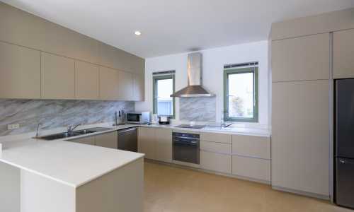 Вилла с 3 спальнями и с видом на бассейн в проекте Ботаника Лакшери, район Бангтао/Лагуна