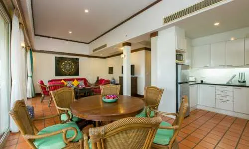 Прекрасная вилла с 3 спальнями и с видом на море в проекте Катаманда, на пляже Ката