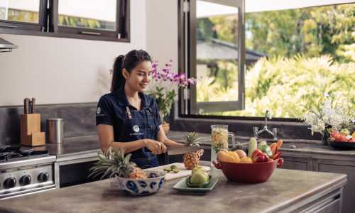 Модная вилла премиум класса с 4 спальнями и с видом на море в проекте Катаманда, на пляже Ката