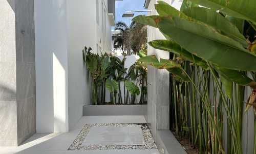 Великолепные апартаменты с 2 спальнями и с видом на море в проекте Ангсана Бичфронт, на пляже Бангтао/Лагуна