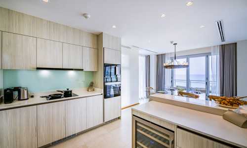 Превосходный пентхауз с 2 спальнями и с видом на море в проекте Ангсана Бичфронт, на пляже Бангтао/Лагуна