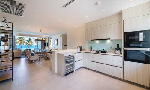 Модные апартаменты с 2 спальнями и с видом на море в проекте Ангсана Бичфронт, на пляже Бангтао/Лагуна