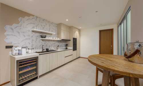 Cтильный пентхауз с 2 спальнями и с видом на бассейн, не далеко от моря в проекте Ангсана Бичфронт, на пляже Бангтао/Лагуна