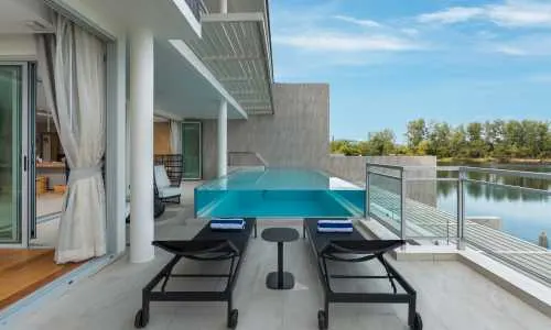 Cтильные апартаменты с 2 спальнями и с видом на озеро, не далеко от моря в проекте Ангсана Бичфронт, на пляже Бангтао/Лагуна