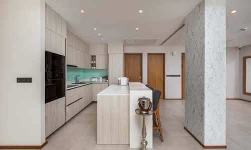 Роскошные апартаменты с 2 спальнями и с видом на озеро, не далеко от моря в проекте Ангсана Бичфронт, на пляже Бангтао/Лагуна