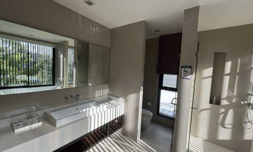 Великолепная вилла с 5 спальнями и с видом на бассейн в проекте Лагуна Парк, на пляже Бангтао/Лагуна