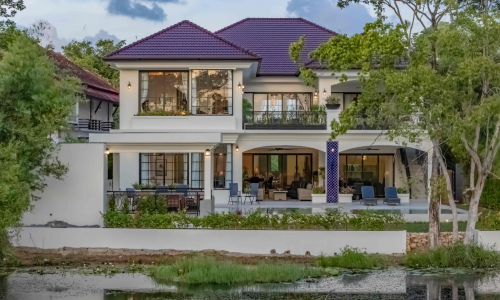 Великолепная вилла с 7 спальнями и с видом на бассейн в проекте Лагуна Хомс, на пляже Бангтао/Лагуна