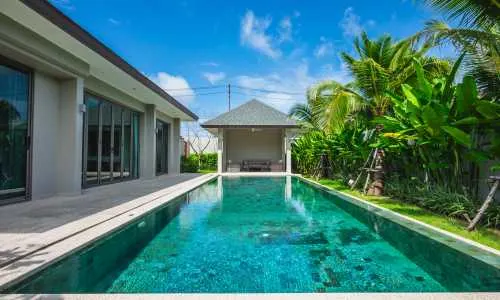 Прекрасная вилла с 3 спальнями и с видом на бассейн в проекте Пейка Эстэйт Виллас, на пляже Бангтао/Лагуна