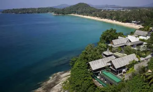 Сногсшибательная вилла премиум класса с 5 спальнями и с видом на море в проекте Лаемcингх, на пляже Сурин