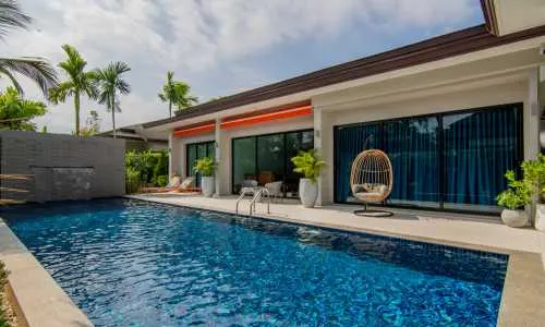 Сногсшибательная вилла с 4 спальнями и с видом на город в проекте Пейка Эстэйт Виллас, на пляже Бангтао/Лагуна