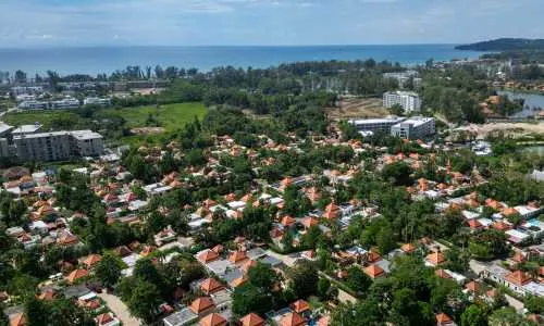 Комфортабельная вилла с 4 спальнями и с видом на бассейн в проекте Сайтан, на пляже Бангтао/Лагуна (+ Видео обзор)