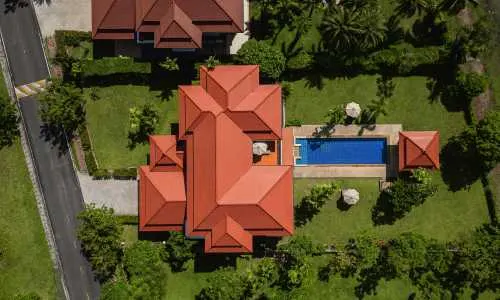 Сногсшибательная вилла с 4 спальнями и с видом на озеро в проекте Ангсана Виллас Резорт, на пляже Бангтао/Лагуна