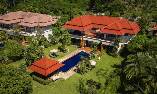 Сногсшибательная вилла с 4 спальнями и с видом на озеро в проекте Ангсана Виллас Резорт, на пляже Бангтао/Лагуна