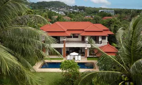 Удобная вилла с 4 спальнями и с видом на бассейн в проекте Ангсана Виллас Резорт, на пляже Бангтао/Лагуна (+ Видео обзор)