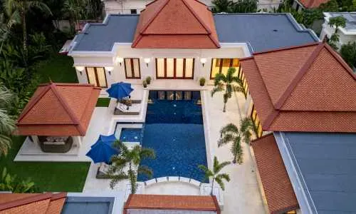 Великолепная вилла с 4 спальнями и с видом на бассейн в проекте Сайтан, на пляже Бангтао/Лагуна (+ Видео обзор)