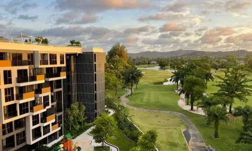 Великолепные апартаменты с 2 спальнями и с видом на гольф-поле в проекте Скай Парк, на пляже Бангтао/Лагуна