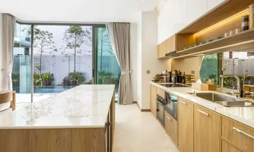 Великолепная вилла с 4 спальнями и с видом на бассейн, на пляже Бангтао/Лагуна