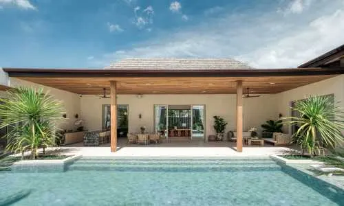 Модная вилла с 4 спальнями и с видом на бассейн, на пляже Бангтао/Лагуна