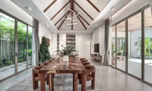 Модная вилла с 4 спальнями и с видом на бассейн, на пляже Бангтао/Лагуна