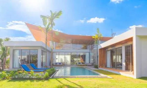 Модная вилла премиум класса с 3 спальнями и с видом на бассейн в проекте Зенити Люкс, на пляже Бангтао/Лагуна (+ Видео обзор)