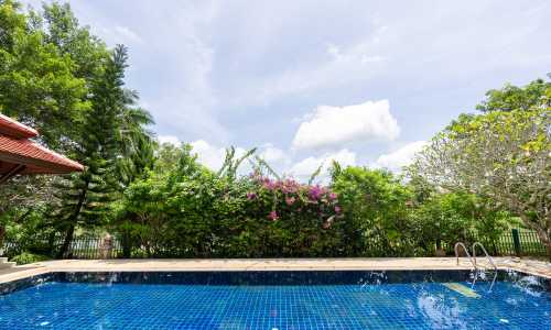 Сногсшибательная вилла с 4 спальнями и с видом на озеро в проекте Ангсана Виллас Резорт, на пляже Бангтао/Лагуна