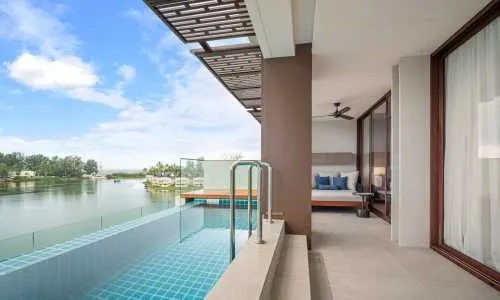 Эксклюзивный апартаменты с 2 спальнями комнатами и частным бассейном на этаже