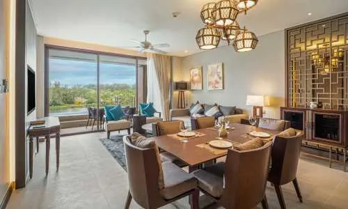 Апартаменты с 2 спальнями комнатами и приватным бассейном на этаже