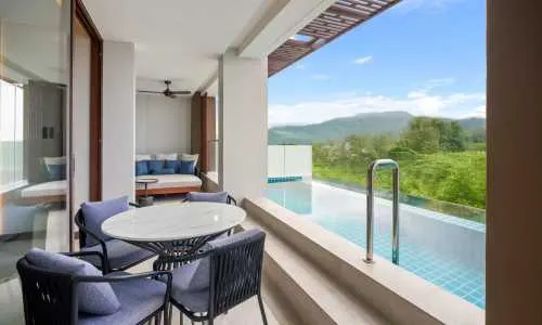 Апартаменты с 2 спальнями комнатами и приватным бассейном на этаже