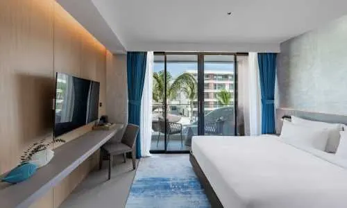  Элегантный номер Premier с видом на бассейн в Kora Beach Resort 