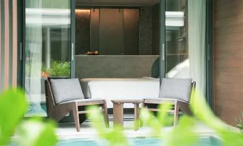 Роскошный номер с частным выходом к бассейну в Kora Beach Resort 