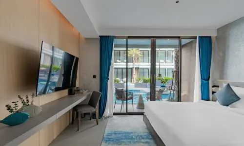 Роскошный номер с частным выходом к бассейну в Kora Beach Resort 