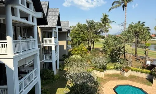 Комфортабельные апартаменты с 2 спальнями и с видом на гольф-поле в проекте Алламанда 2 и 3, на пляже Бангтао/Лагуна