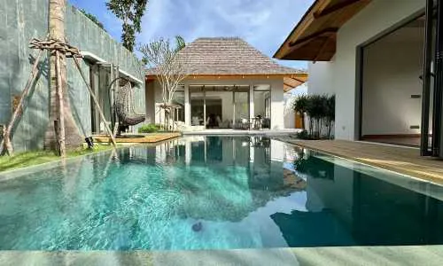 Модная вилла с 3 спальнями и с видом на бассейн в проекте Анчан Флора, на пляже Бангтао/Лагуна