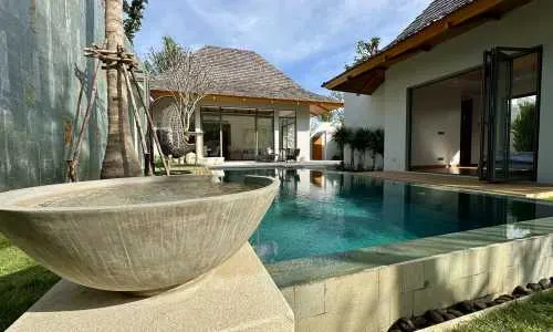 Модная вилла с 3 спальнями и с видом на бассейн в проекте Анчан Флора, на пляже Бангтао/Лагуна