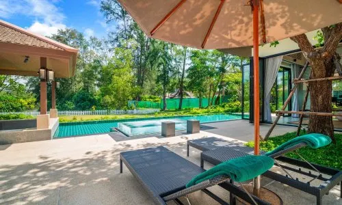 Сказочная вилла премиум класса с 4 спальнями и с видом на бассейн, не далеко от моря в проекте Баньян Три Гранд Резиденсес, на пляже Бангтао/Лагуна (+ Видео обзор)